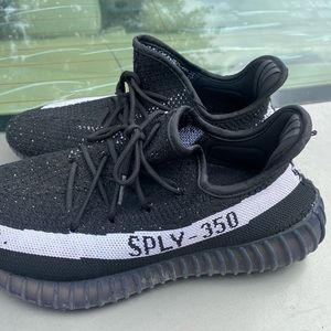 Yeezy 350 Boost V2 “Oreo” (Without OG Box)
